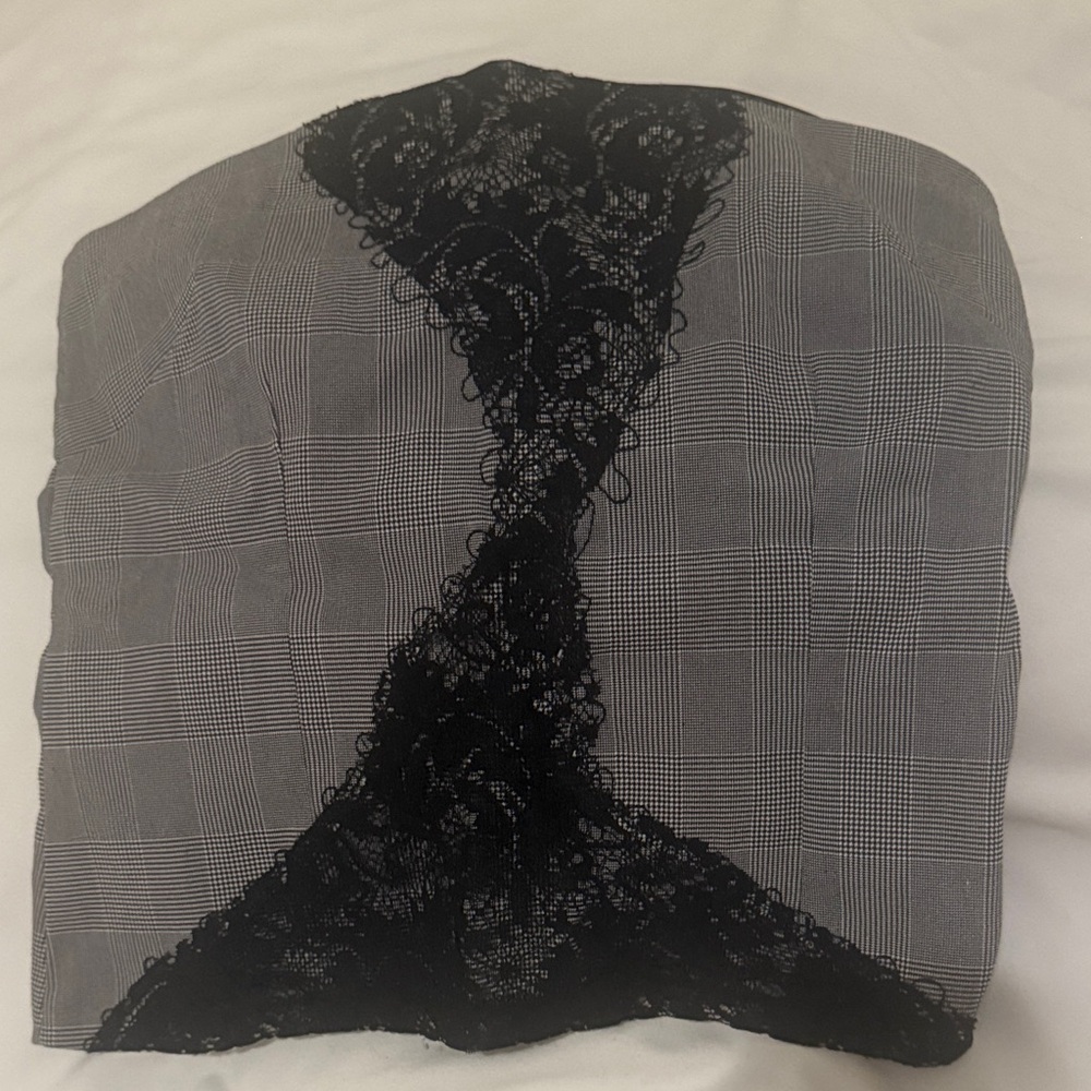 Poleci Black and Gray Top